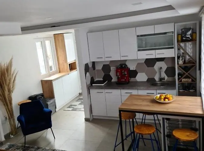 Sea Side Apartment
